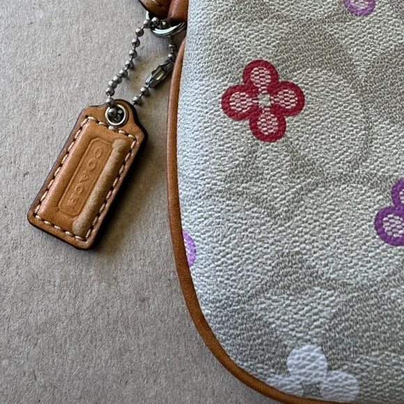 Coach Wristlet - Picture 2 of 12